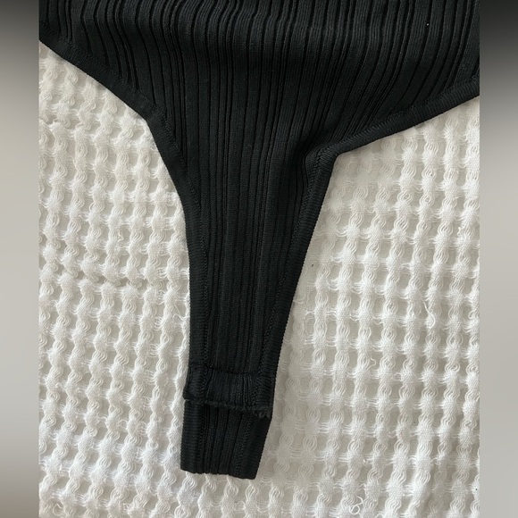 NWT Mock Neck Knitted Long Sleeve Bodysuit size 4 (small) - Picture 4 of 6